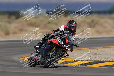 media/Sep-11-2022-SoCal Trackdays (Sun) [[81b7e951af]]/Turn 16 (945am)/